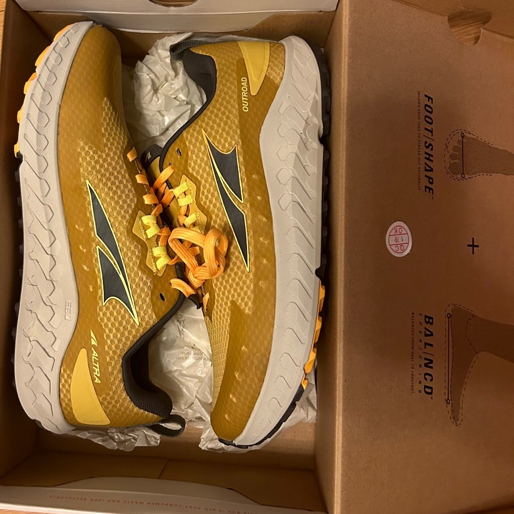 Men’s Altra Outroad Size 10